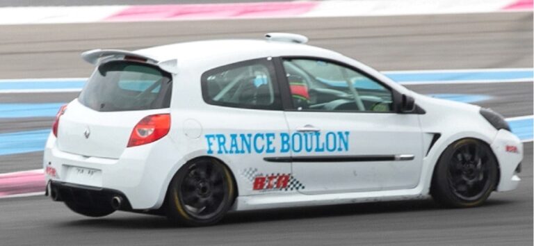 La Renault Clio Cup de JB EMERIC sur le circuit Paul Ricard en stage de pilotage.