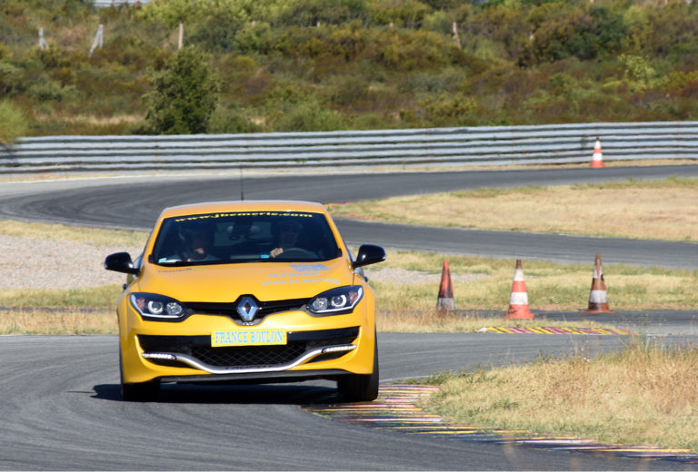 Megane-rs-stage-de-pilotage-circuit-du-luc-virage