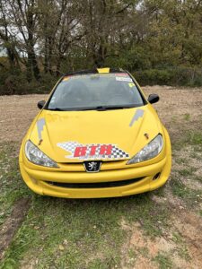 Peugeot 206 S 16 prparée circuit en copropriété.
