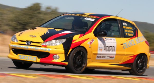 La Peugeot 206 S 16 roule à l'éthanol.