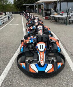 Les karts sur le circuit de Trets